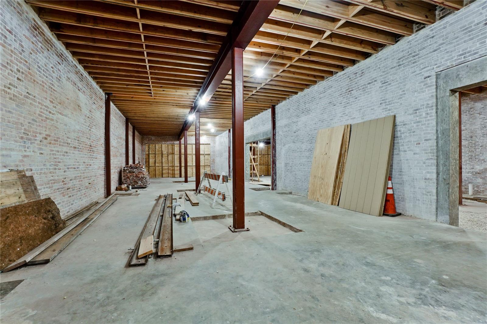 416-420 12th St W Property Photo 12