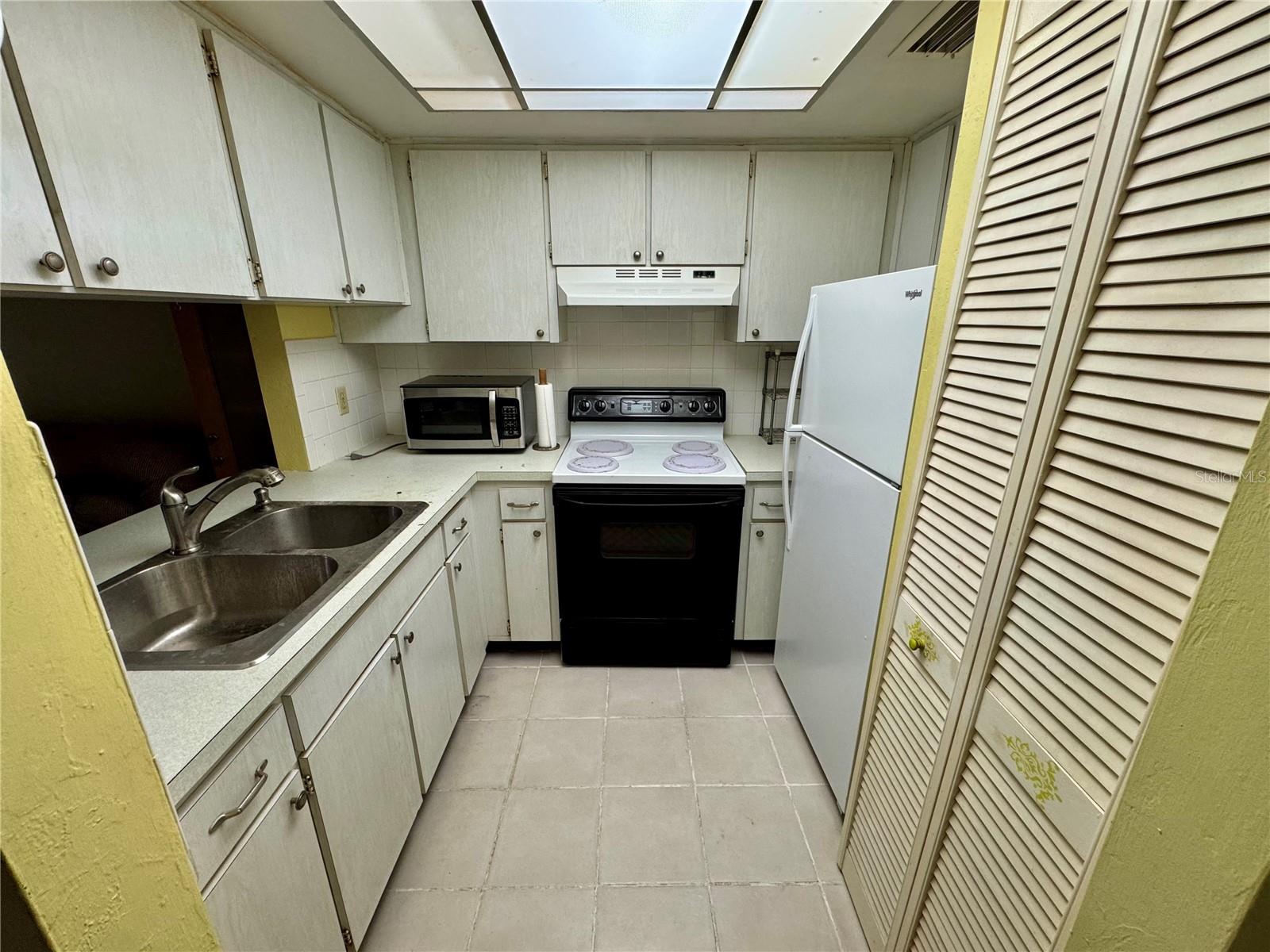 1250 S Pinellas Ave #511 Property Photo 4