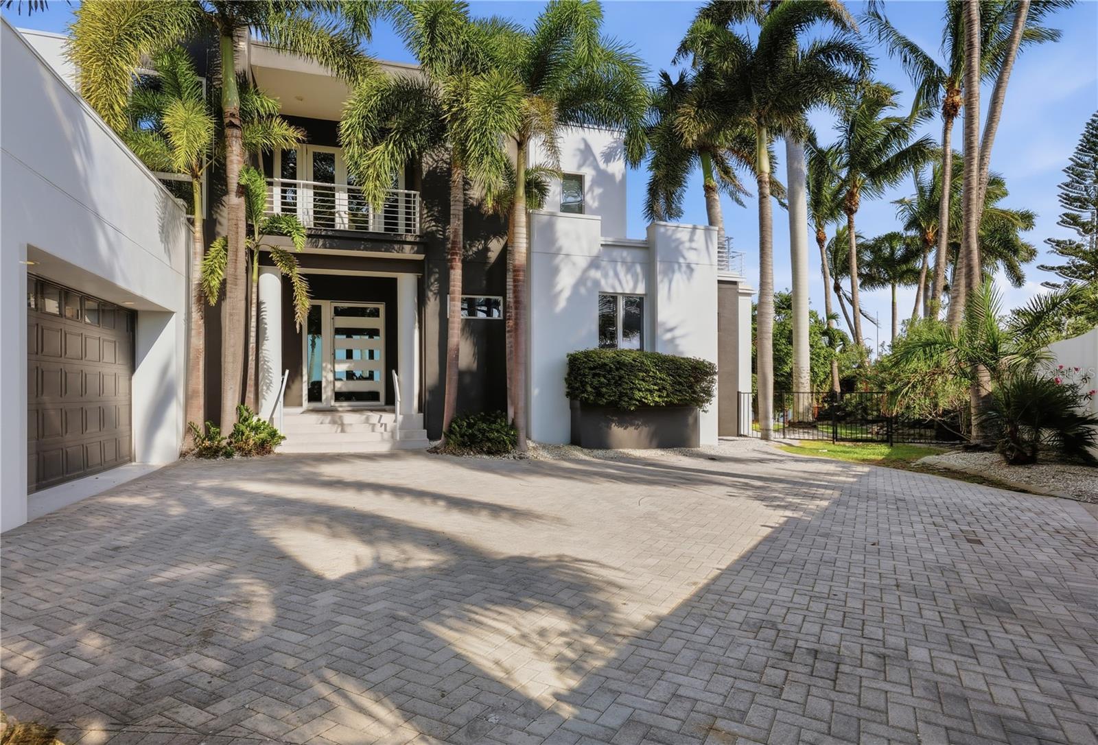 1475 John Ringling Pkwy Property Photo 6