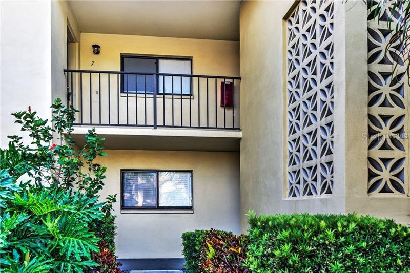 2415 BAYSHORE GARDENS PKWY #7 Property Photo 1