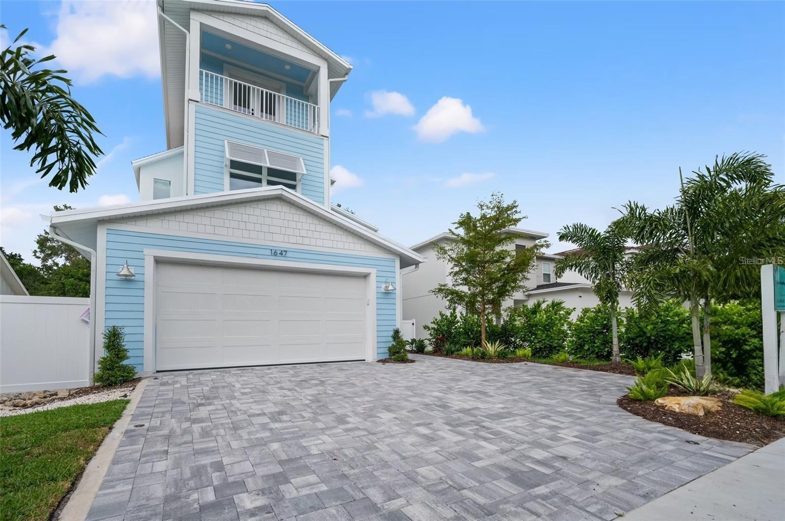 1647 Siesta Dr Property Photo 4
