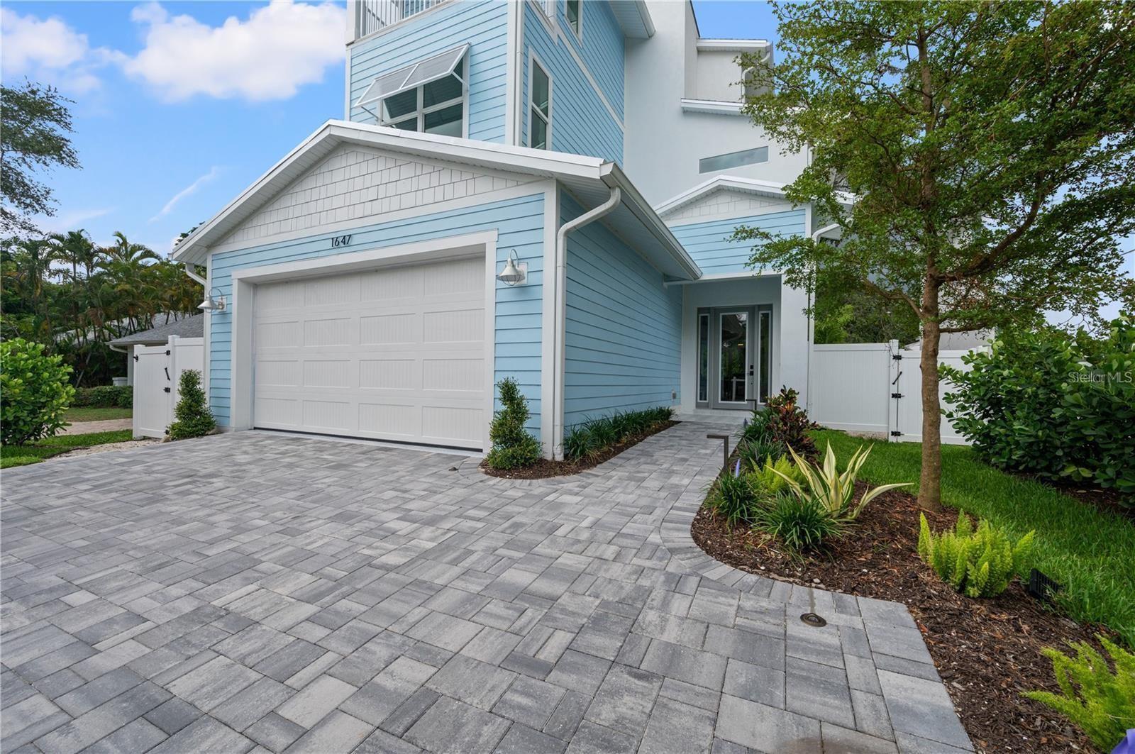 1647 Siesta Dr Property Photo 5