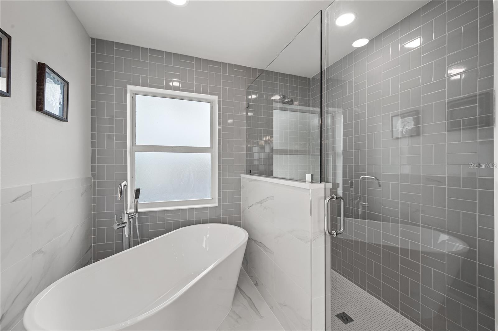 1647 Siesta Dr Property Photo 30
