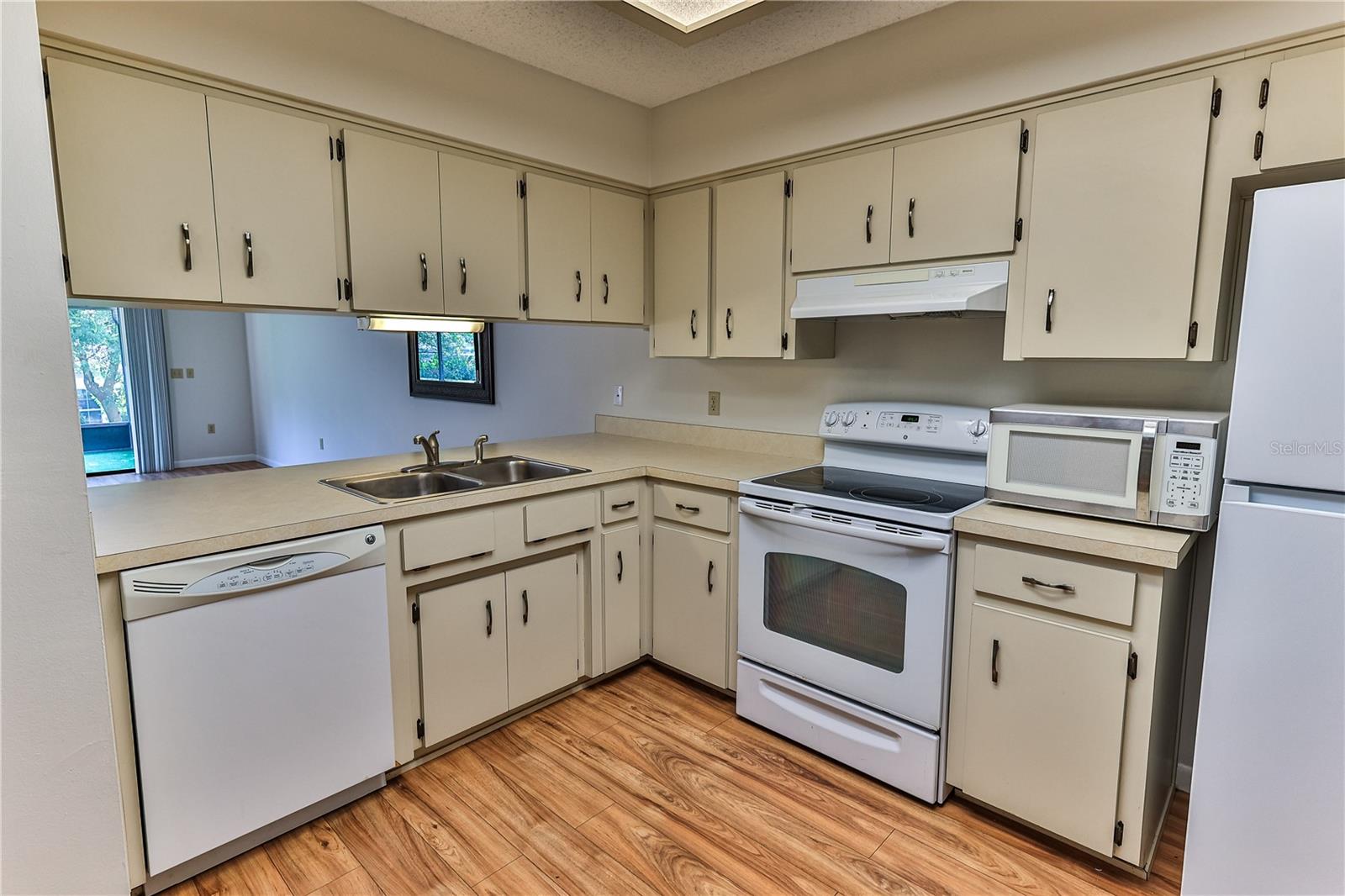 3333 S Liverpool Pt Property Photo 6