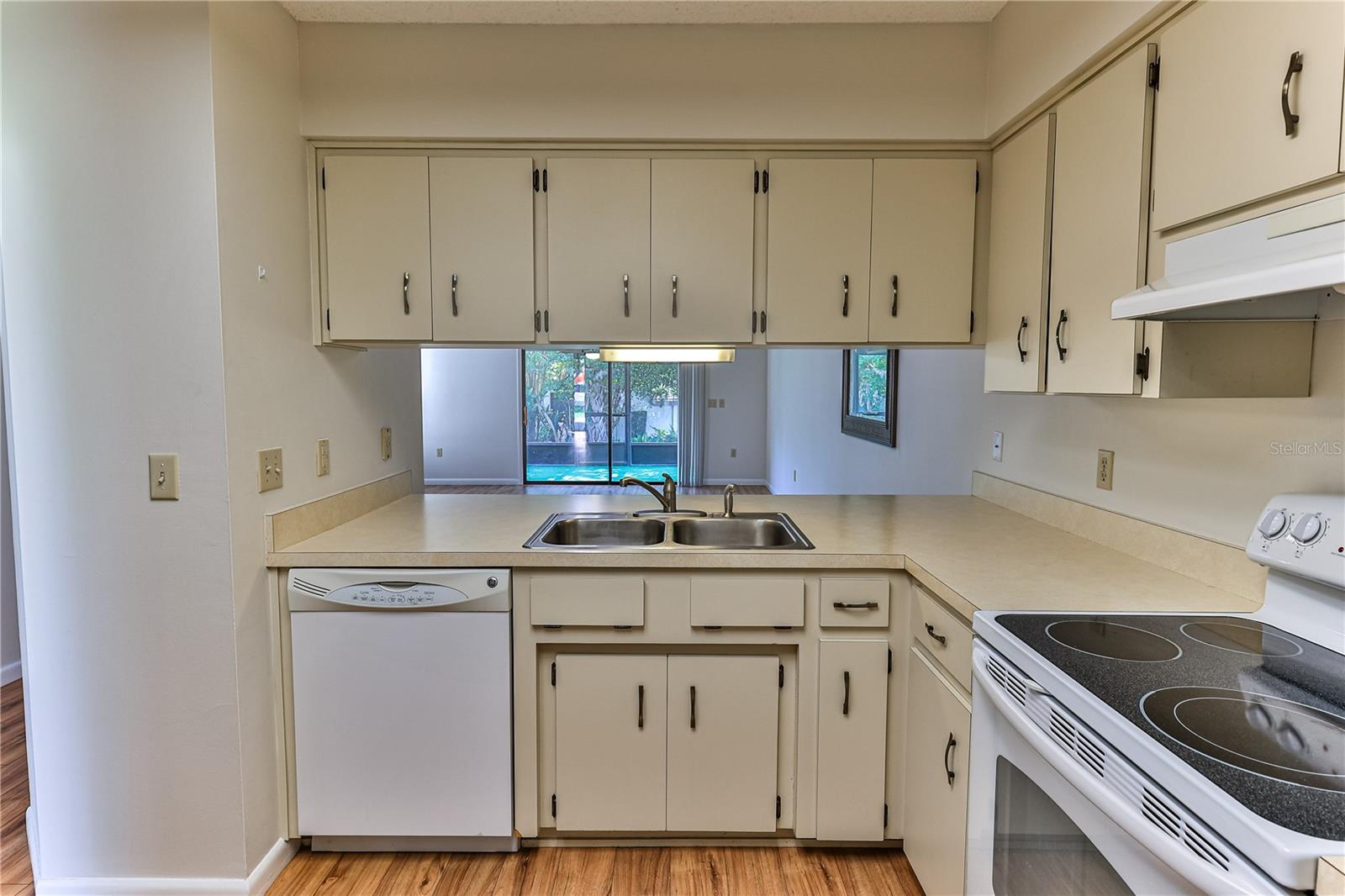 3333 S Liverpool Pt Property Photo 9