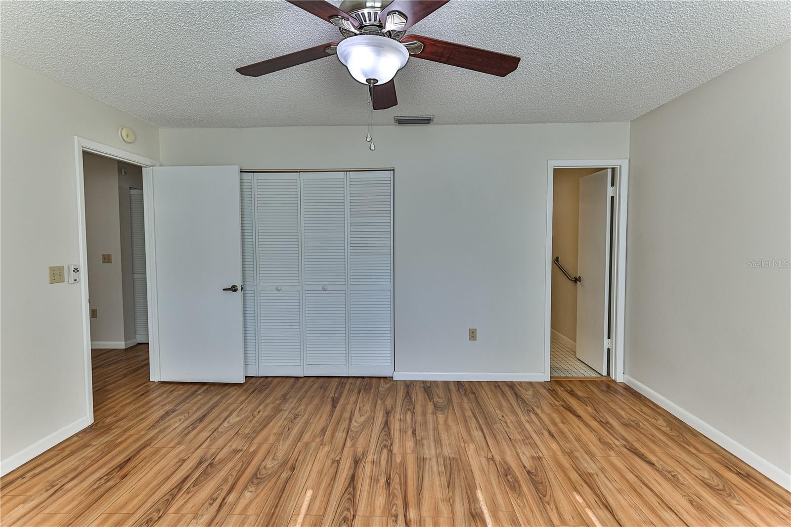 3333 S Liverpool Pt Property Photo 12