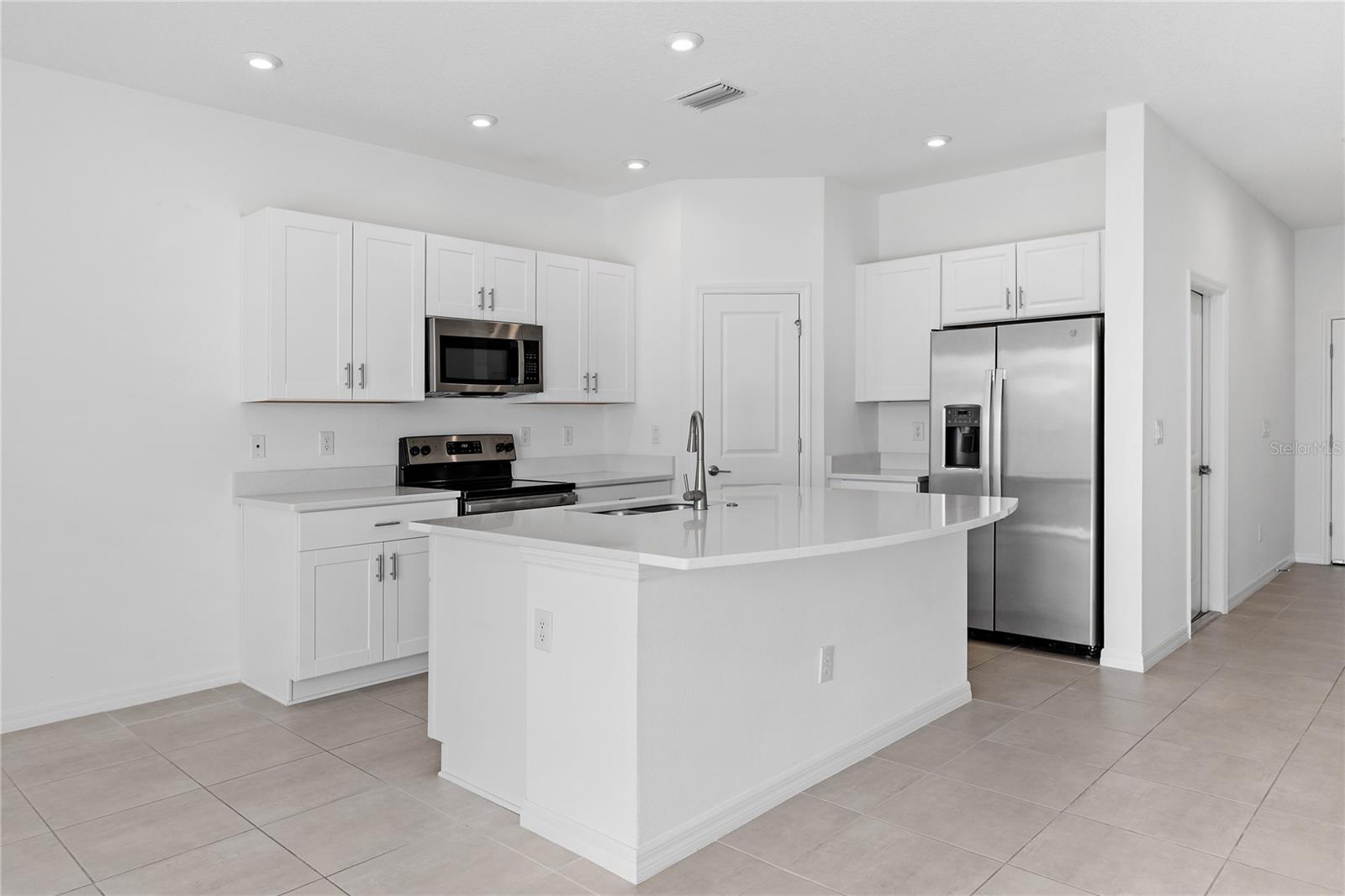 5780 Haven Ter Property Photo 6