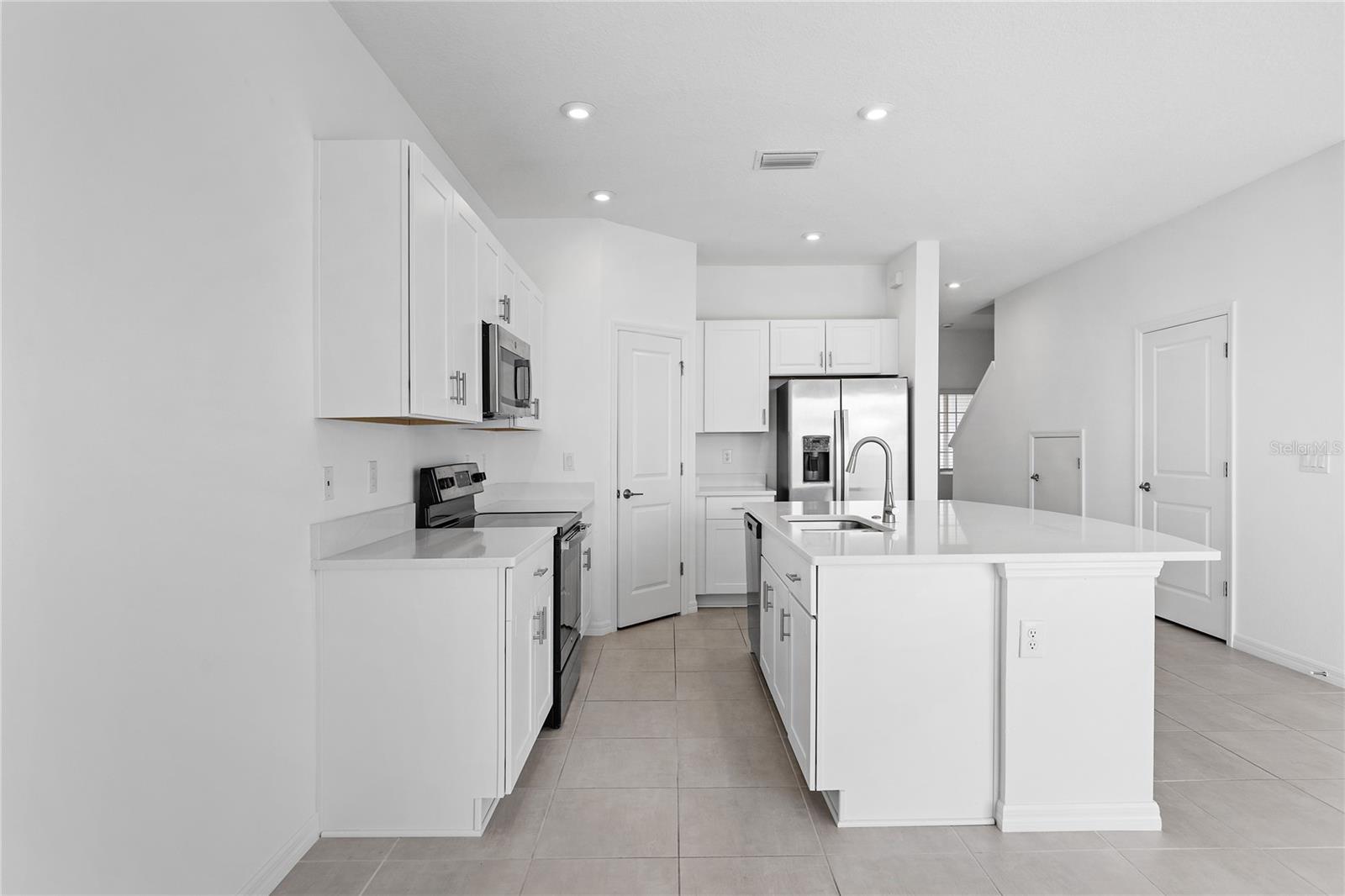 5780 Haven Ter Property Photo 7