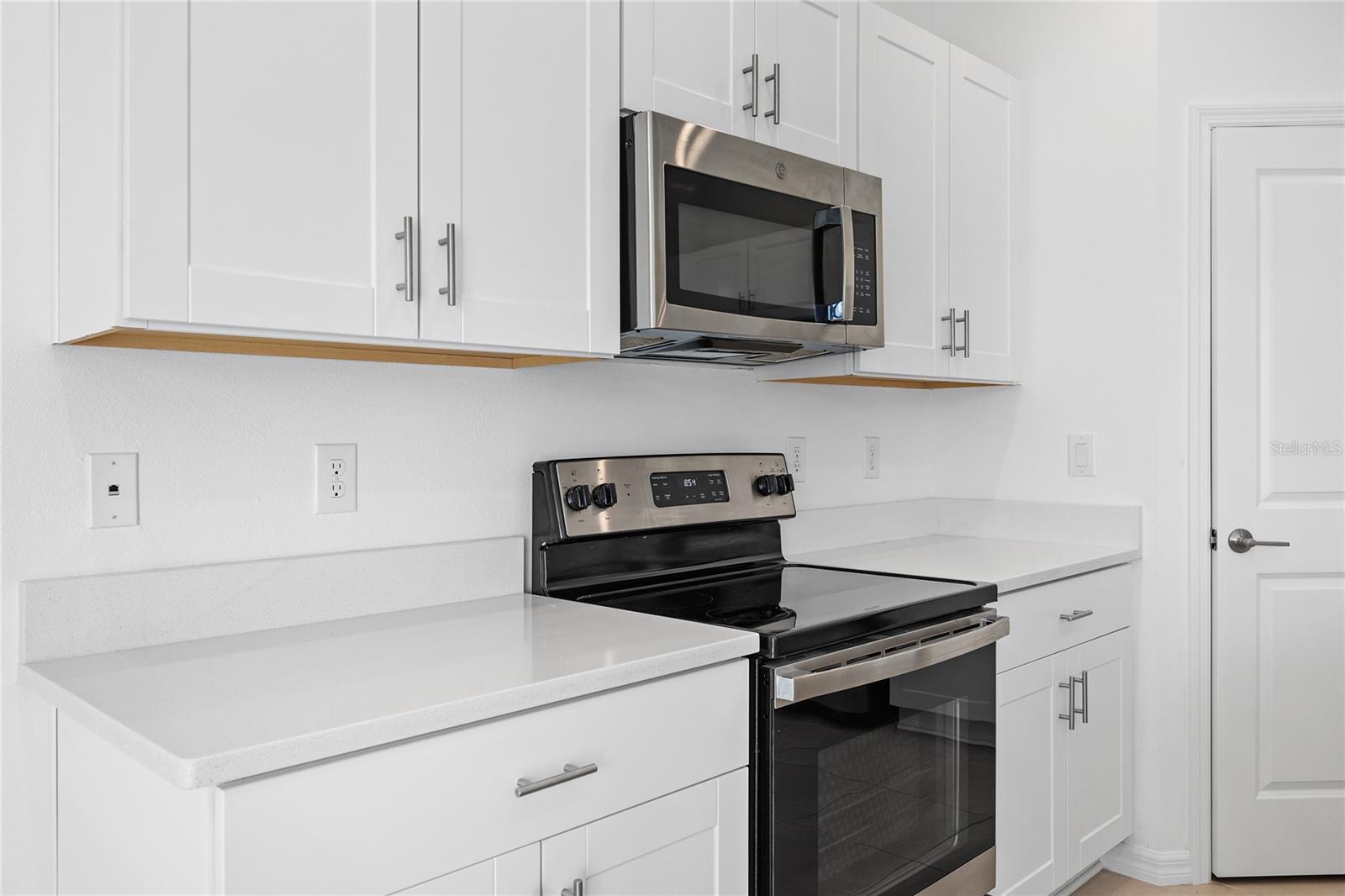 5780 Haven Ter Property Photo 8