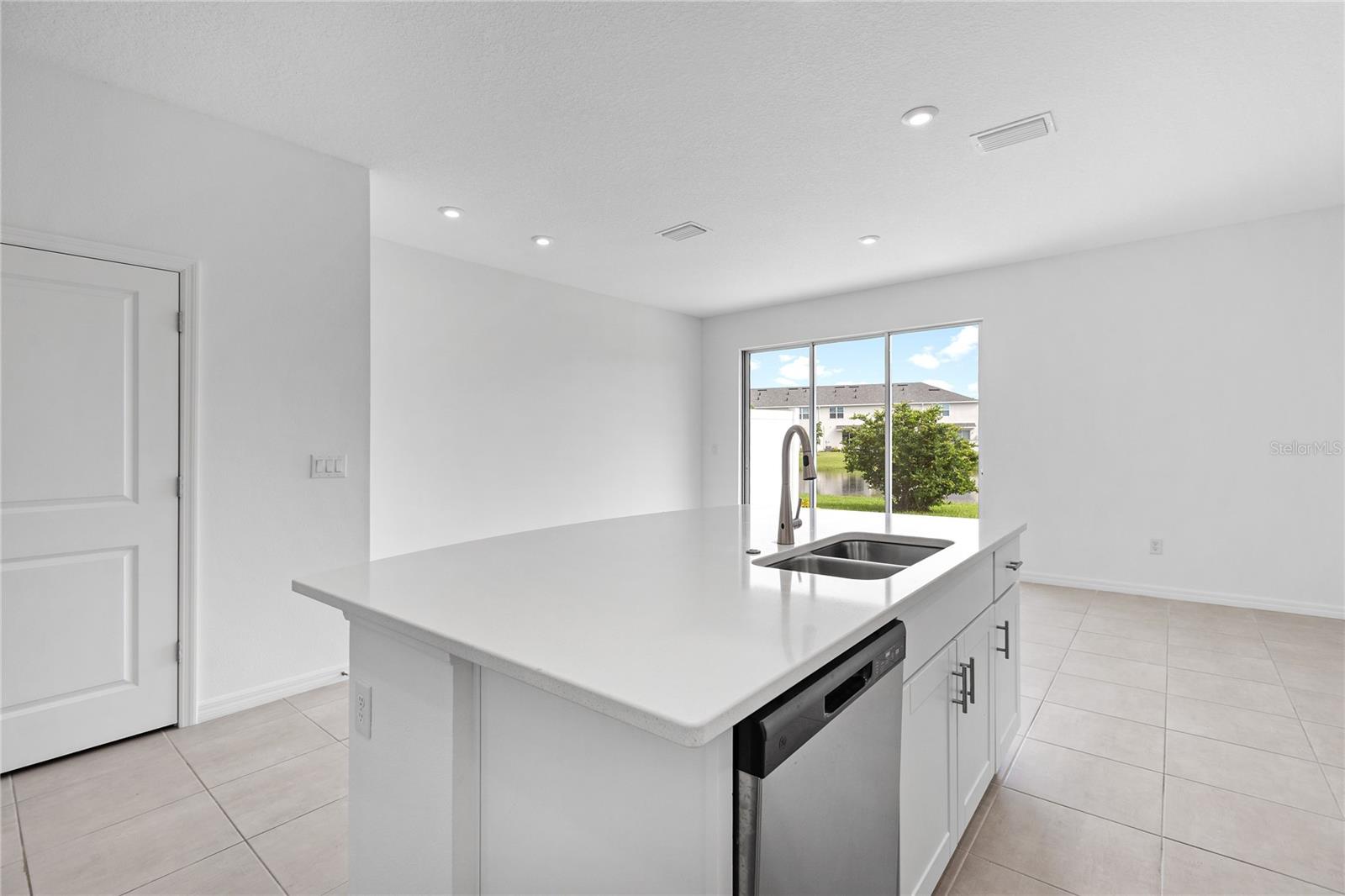 5780 Haven Ter Property Photo 9
