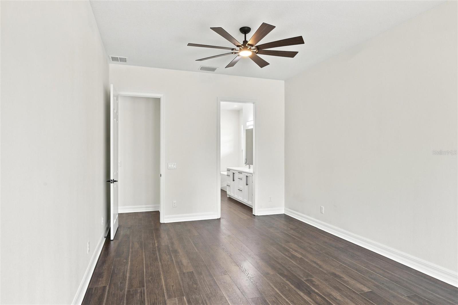 8146 Tropicaire Blvd Property Photo 28