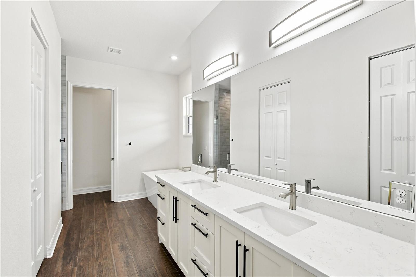 8146 Tropicaire Blvd Property Photo 30