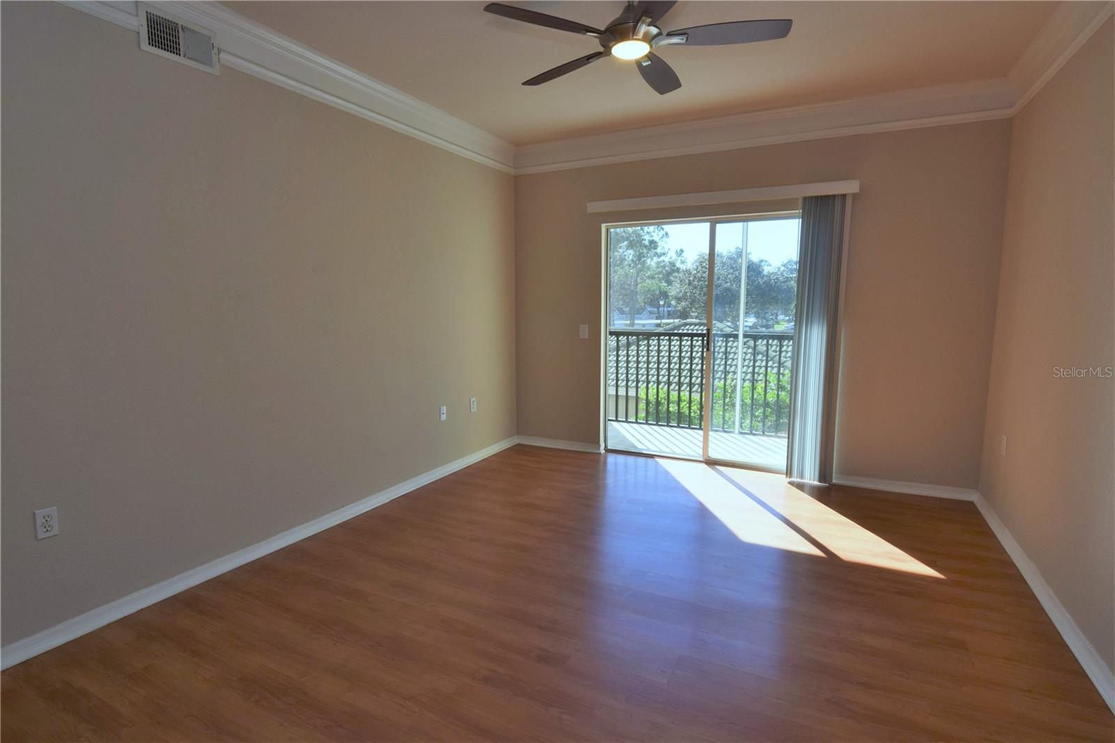 5122 Northridge Rd #202 Property Photo 5