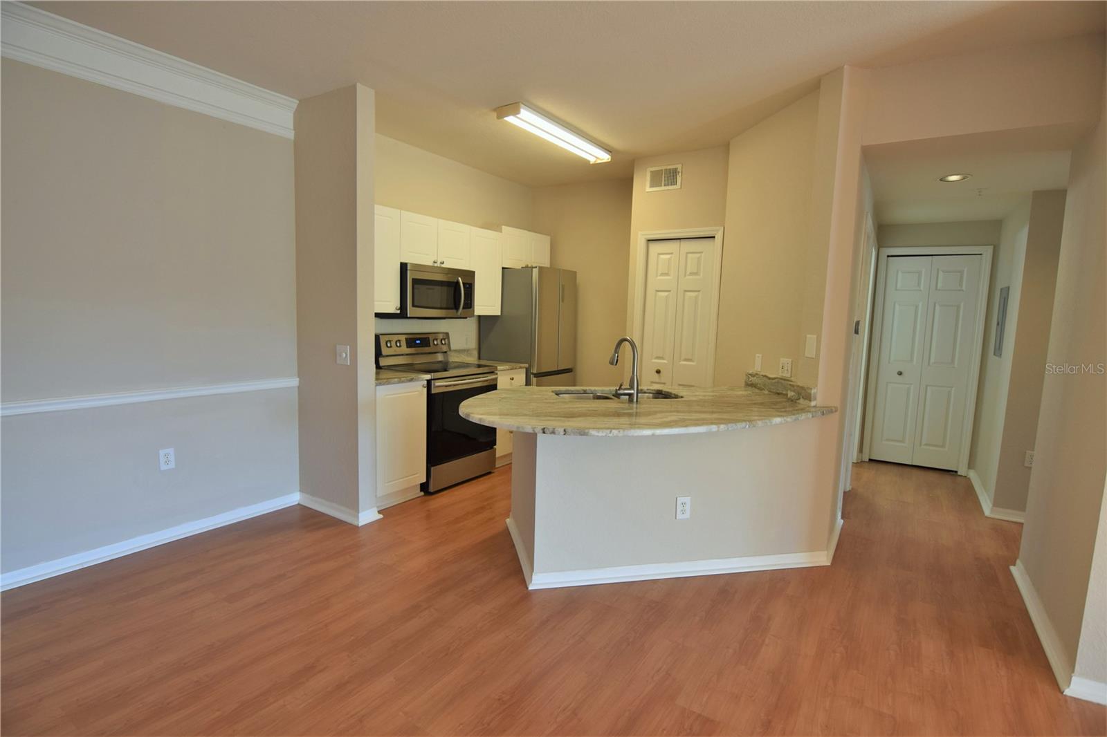 5122 Northridge Rd #202 Property Photo 7
