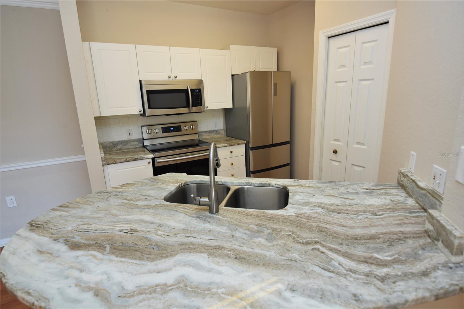5122 Northridge Rd #202 Property Photo 8