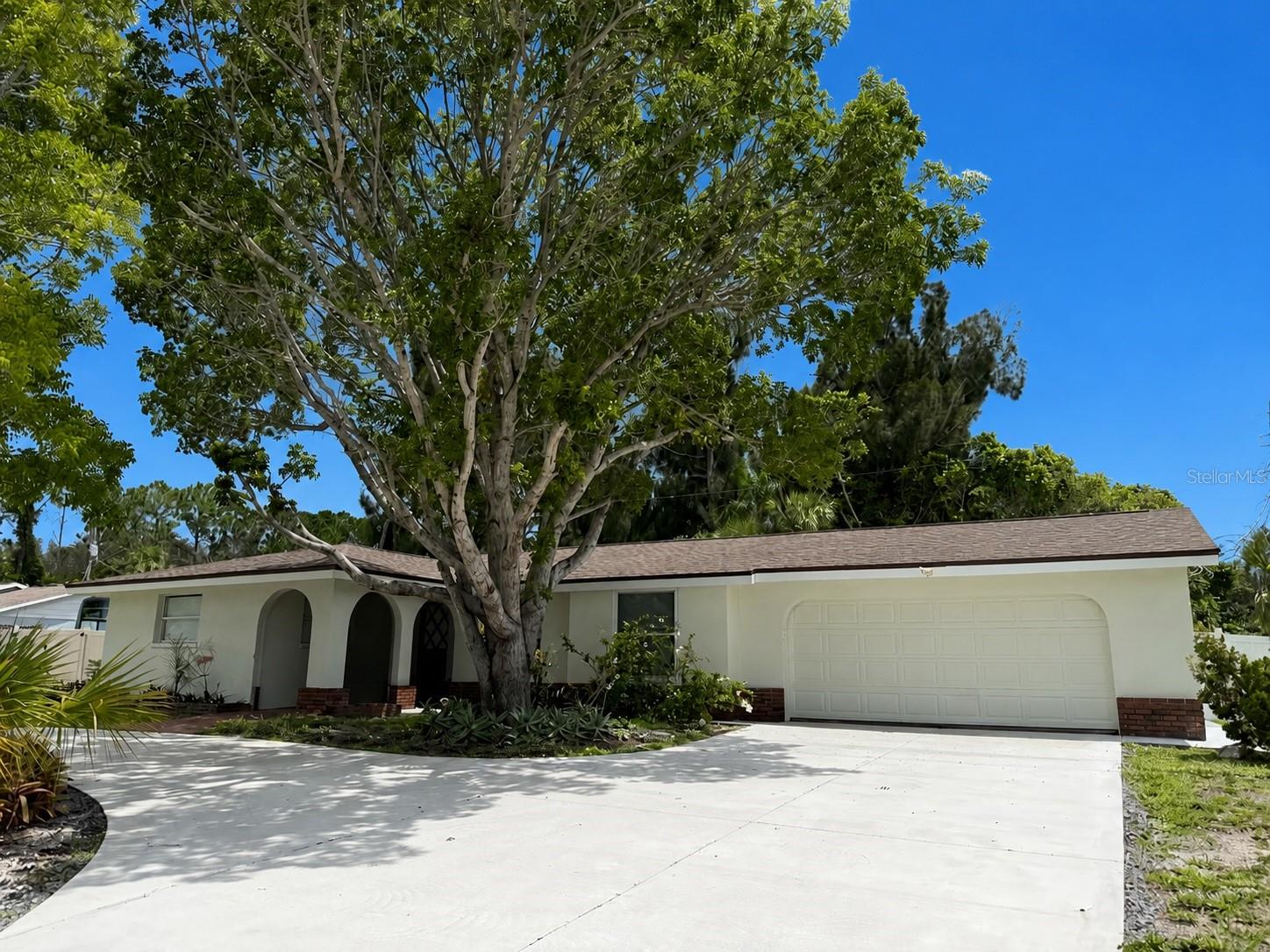 8228 CONSTANCE DR Property Photo 1
