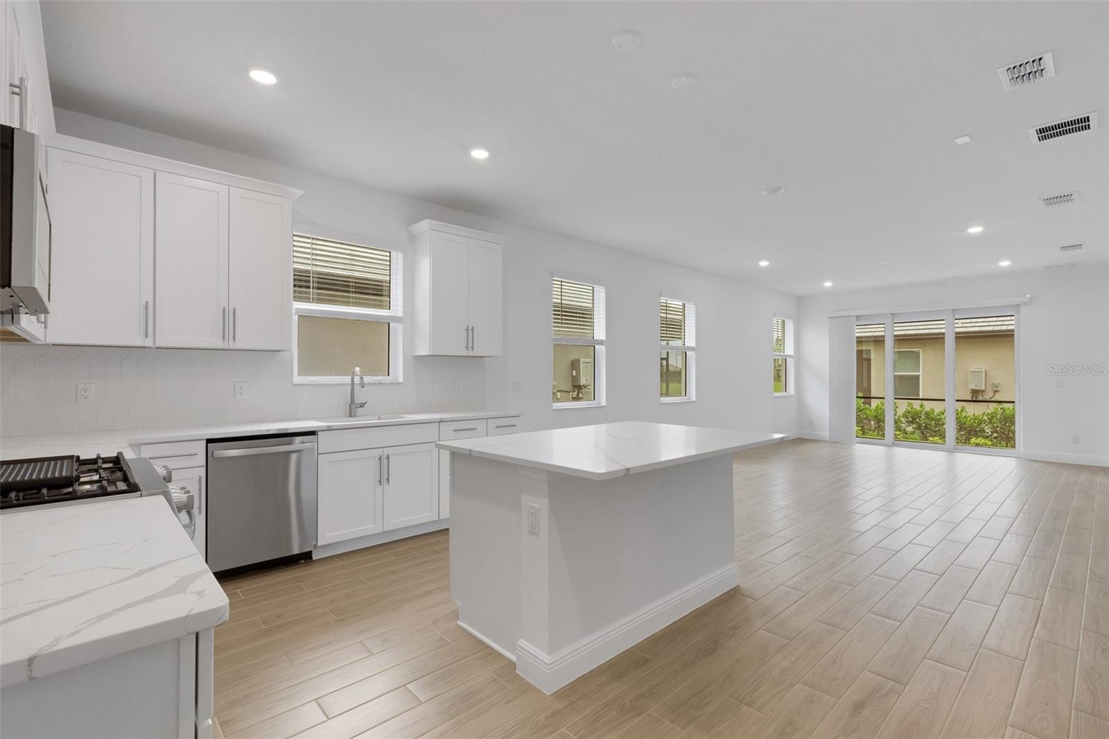 18135 Cherished Loop Property Photo 2
