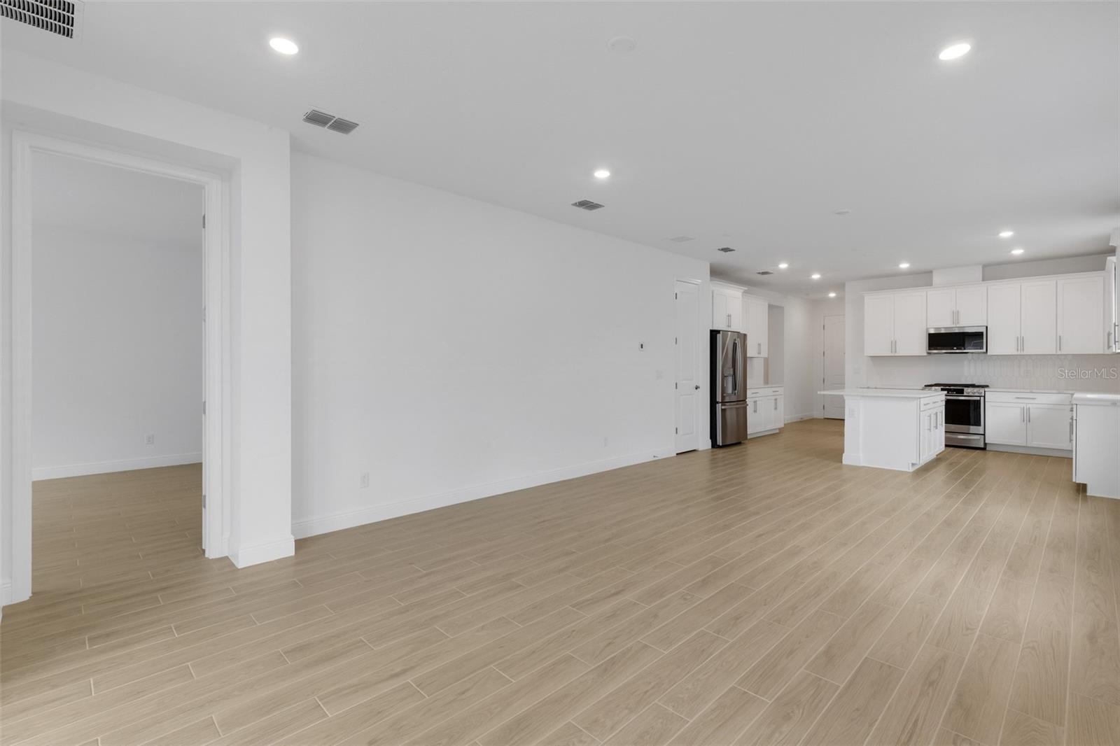 18135 Cherished Loop Property Photo 8