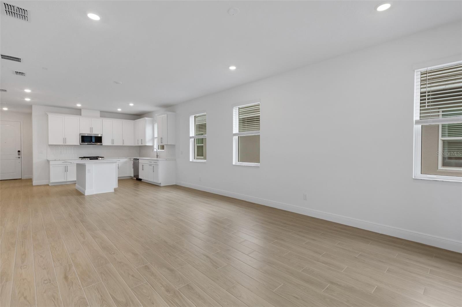 18135 Cherished Loop Property Photo 9