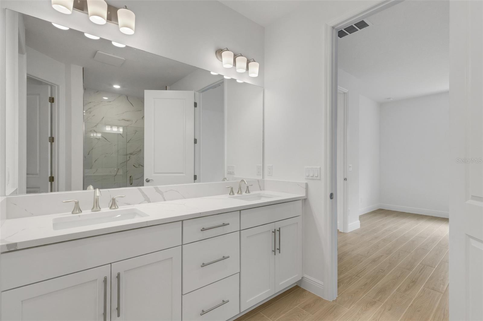 18135 Cherished Loop Property Photo 15