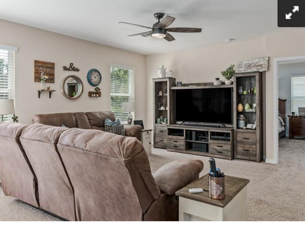 7114 58th Ter E Property Photo 6