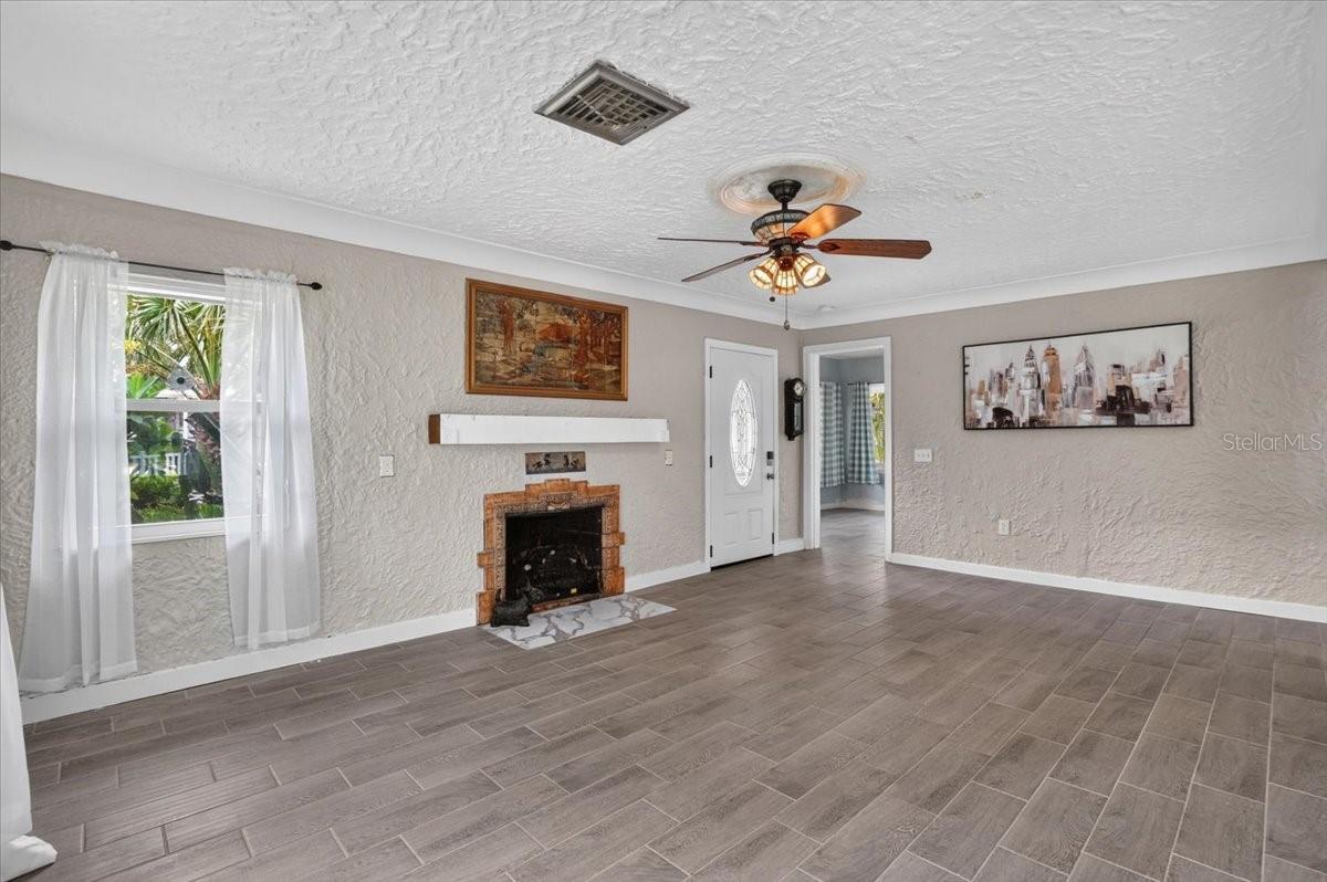 1830 9th Ave W Property Photo 5