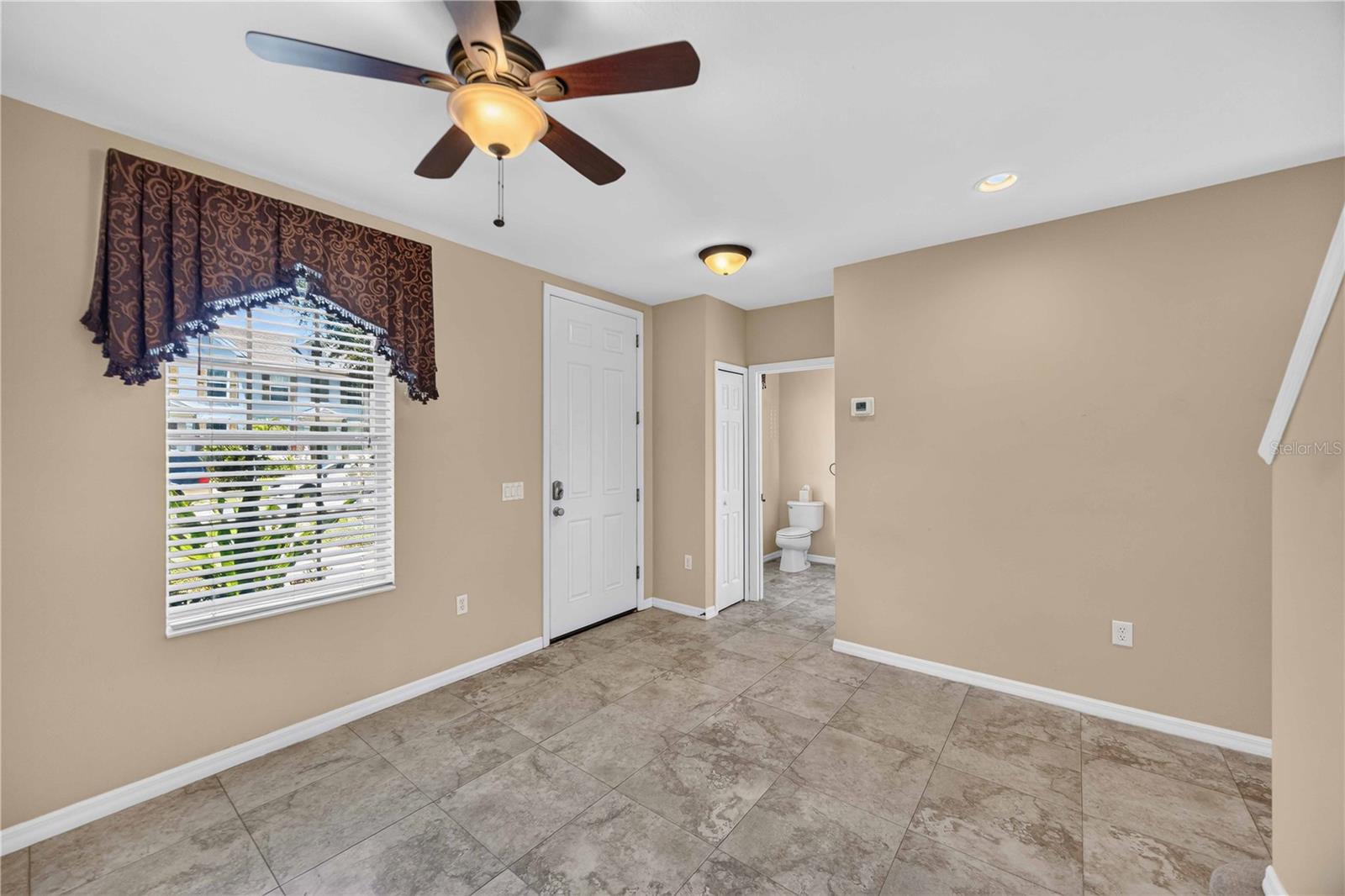 5653 Whitehead St Property Photo 5
