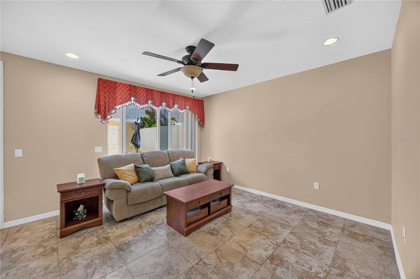 5653 Whitehead St Property Photo 12