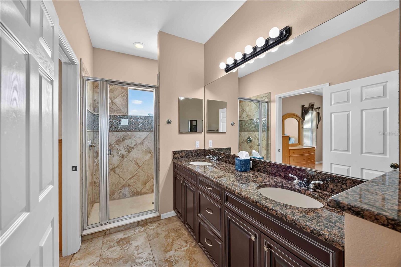 5653 Whitehead St Property Photo 30