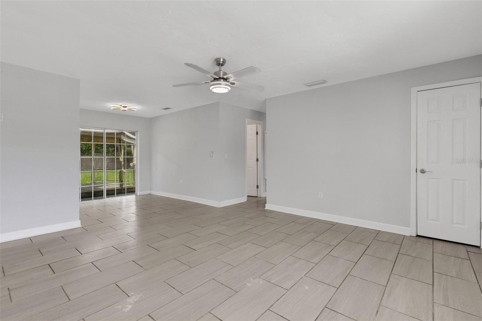 2522 Stratford Dr Property Photo 7