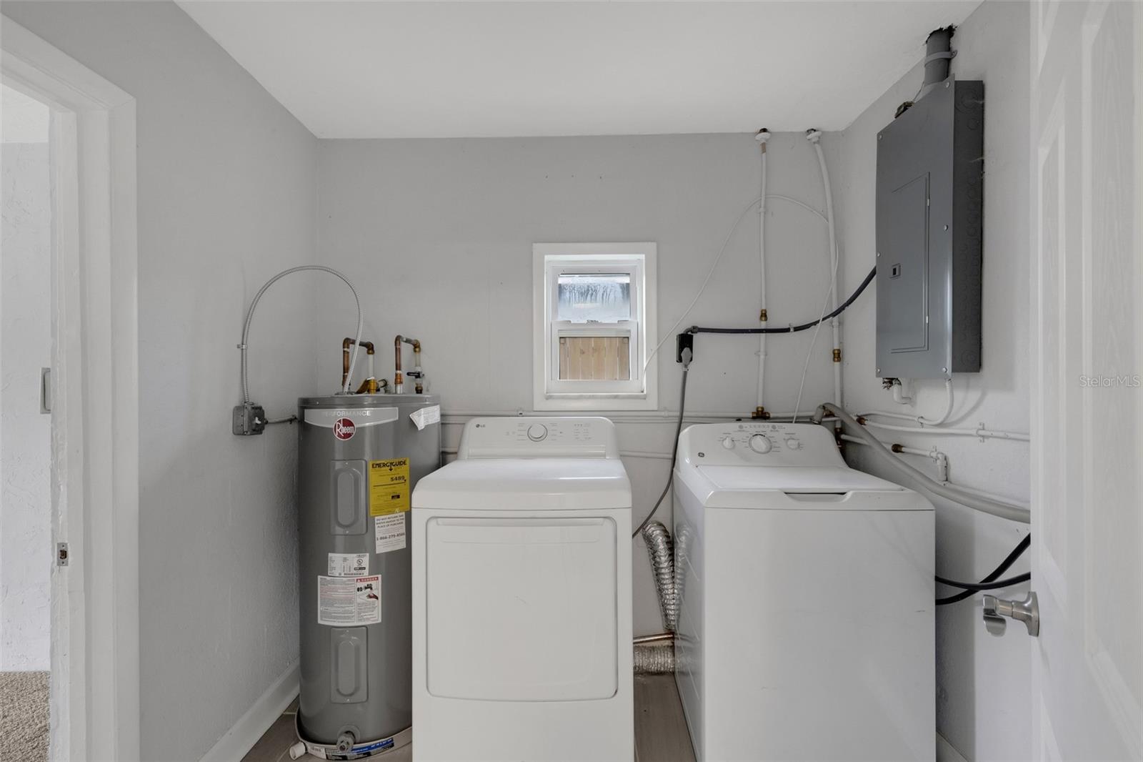 2522 Stratford Dr Property Photo 23