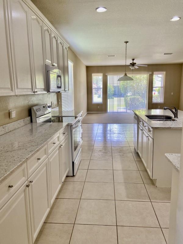 6679 Duncaster St Property Photo 3