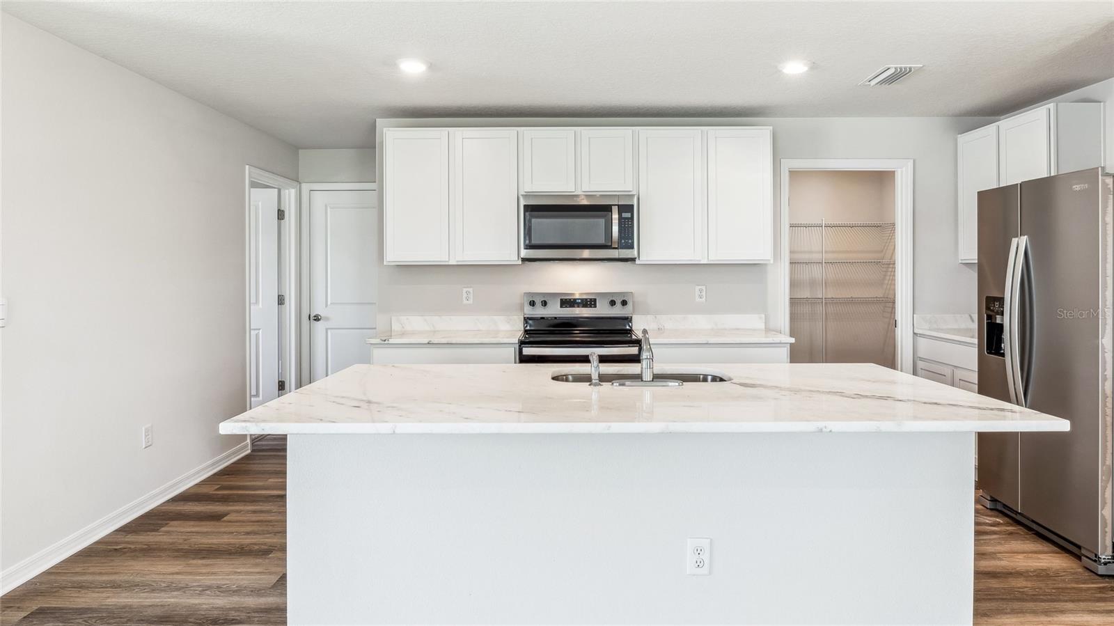 8837 Clear View St Property Photo 4