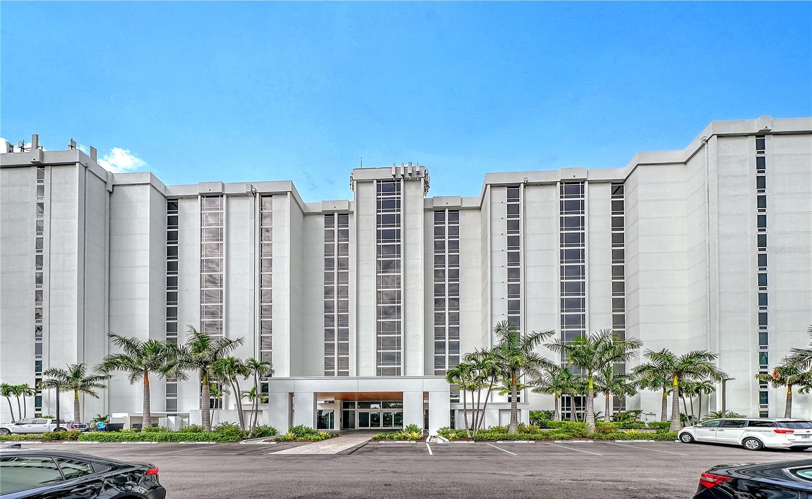 2425 Gulf Of Mexico Dr #3a Property Photo 3