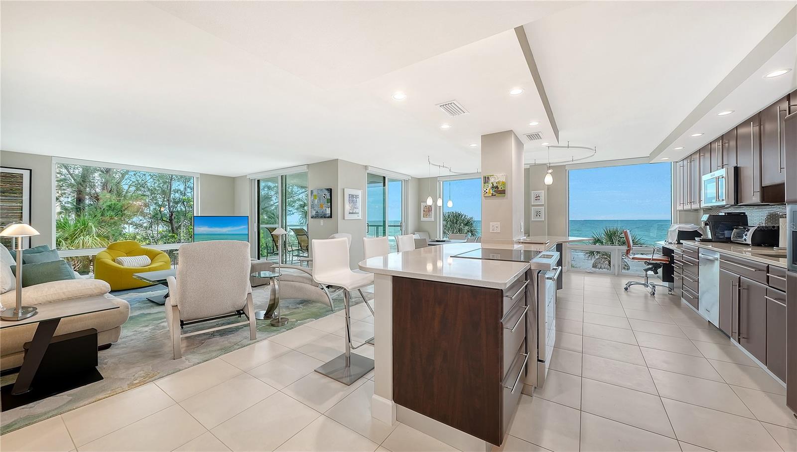 2425 Gulf Of Mexico Dr #3a Property Photo 5