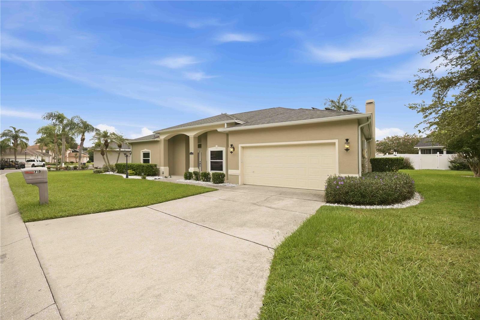 715 JESSANDA CIR