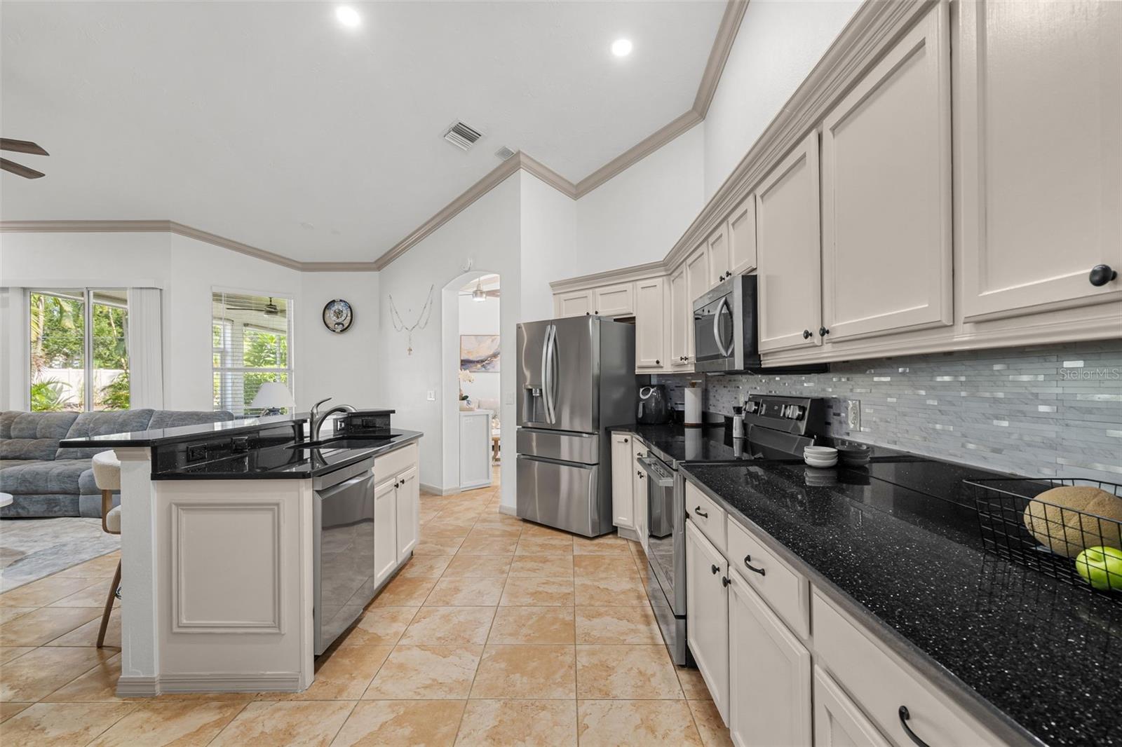 3333 Yonge Ave #13 Property Photo 10