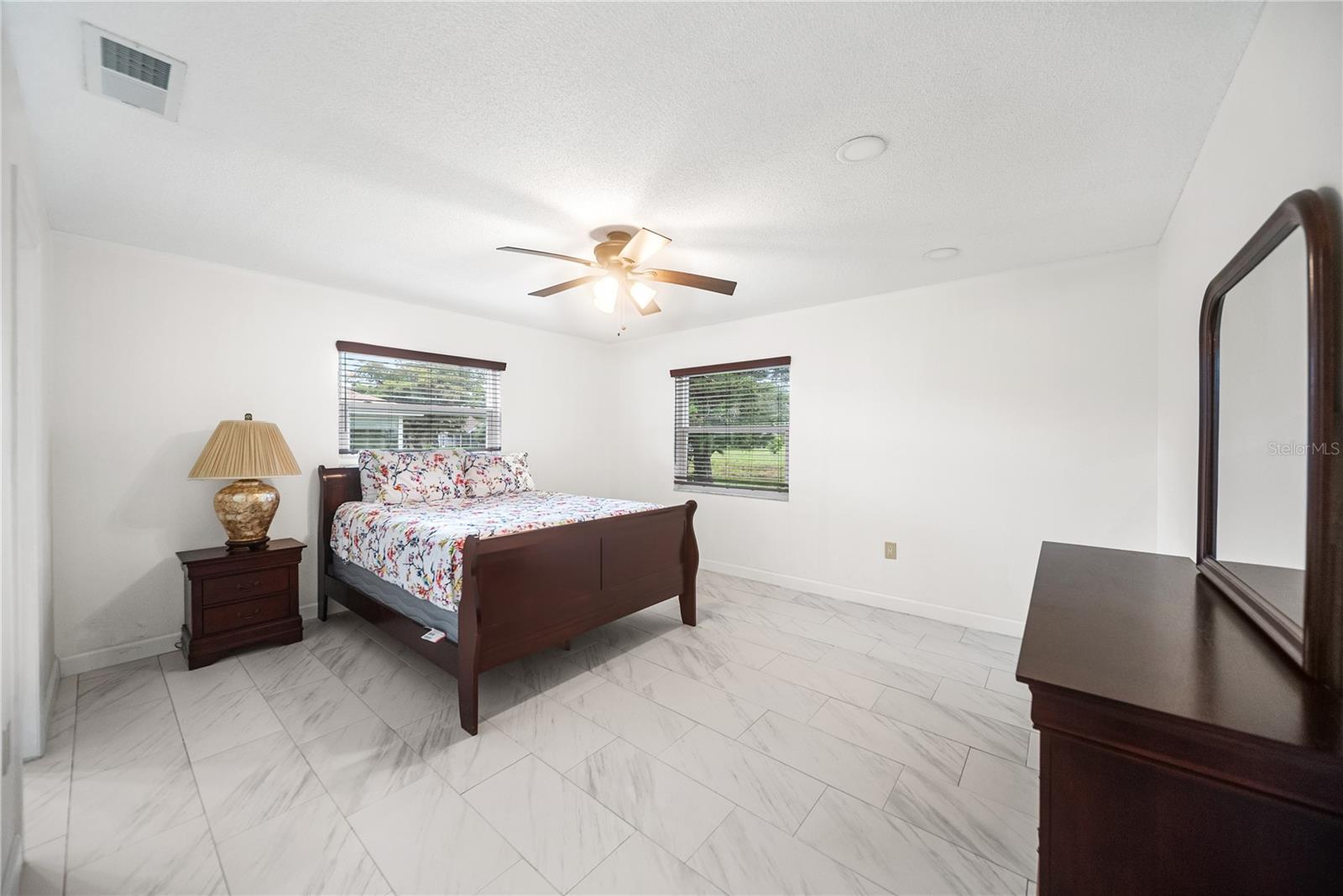 112 Woodingham Dr Property Photo 14