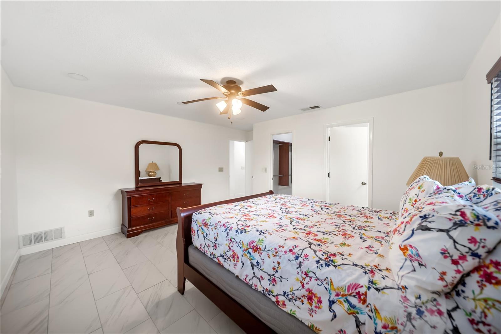 112 Woodingham Dr Property Photo 15