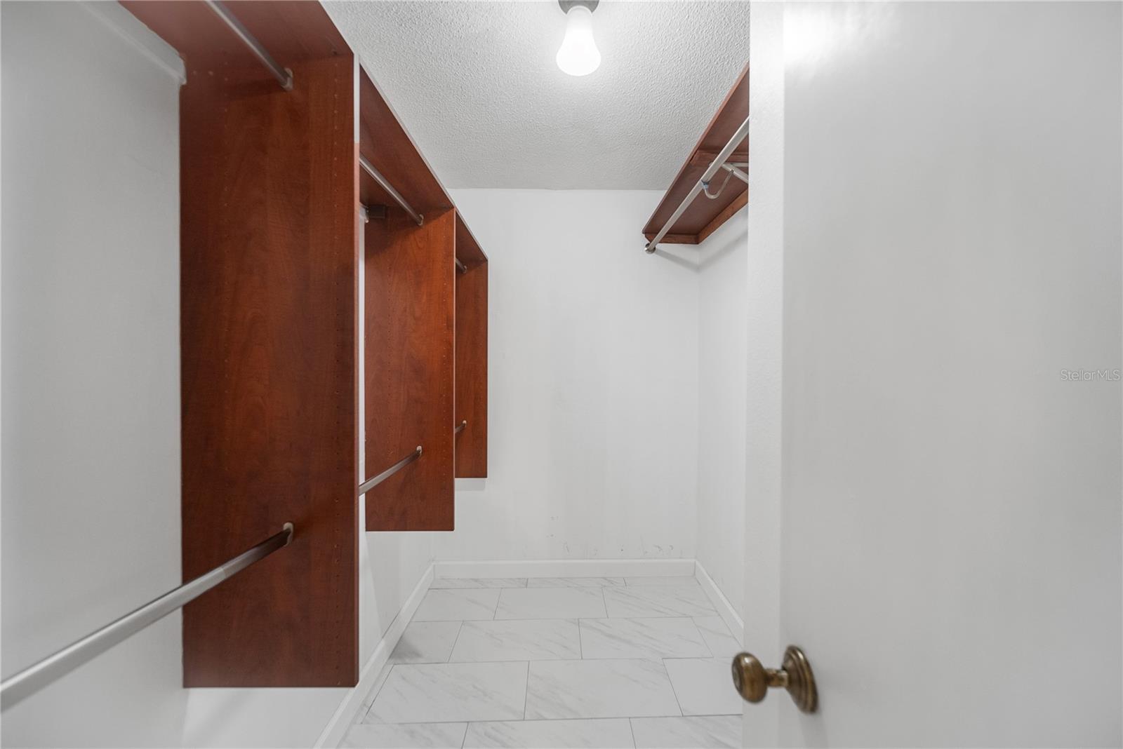 112 Woodingham Dr Property Photo 16