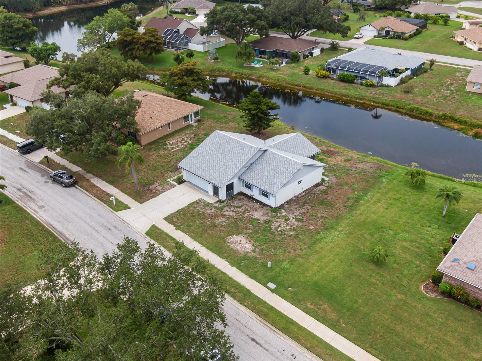 112 Woodingham Dr Property Photo 35