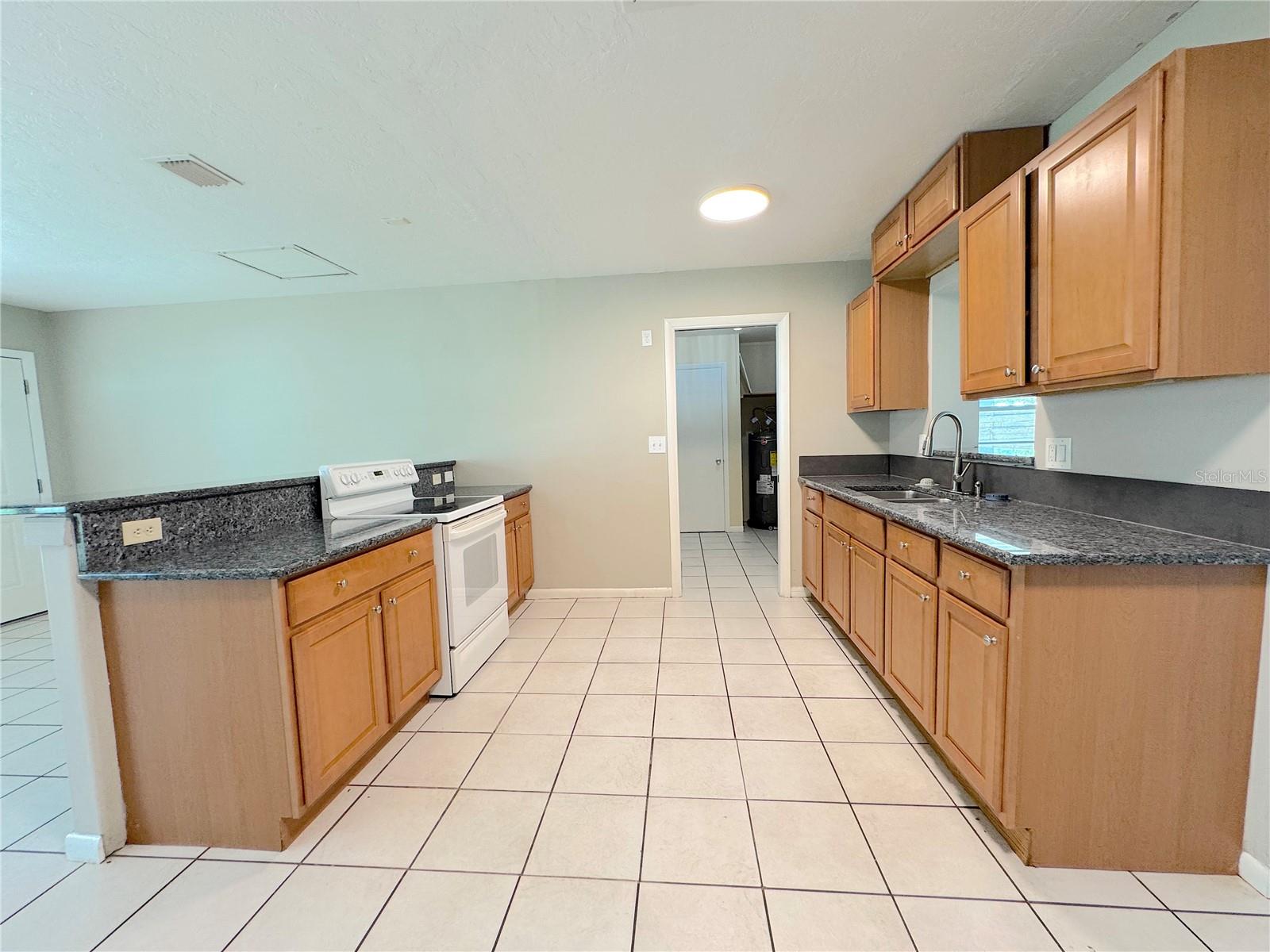 3883 Hawkeye Cir Property Photo 4