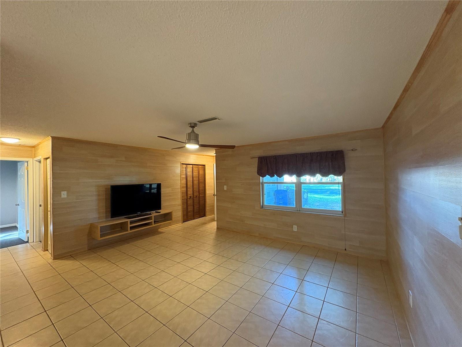 3925 Allan Pl Property Photo 3