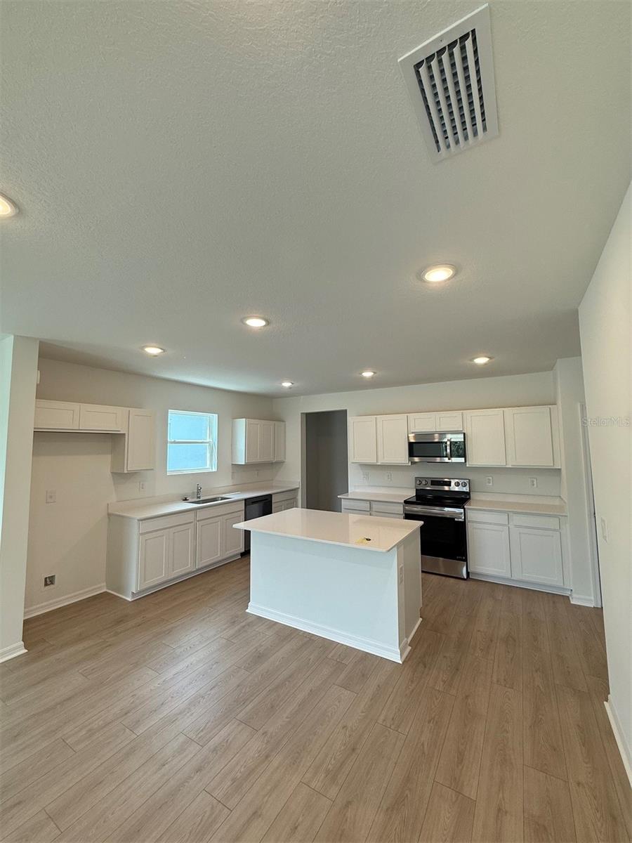13025 Red Deer Pl Property Photo 3