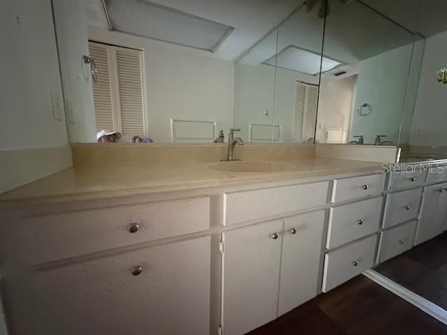 4240 Charing Cross Rd Property Photo 6