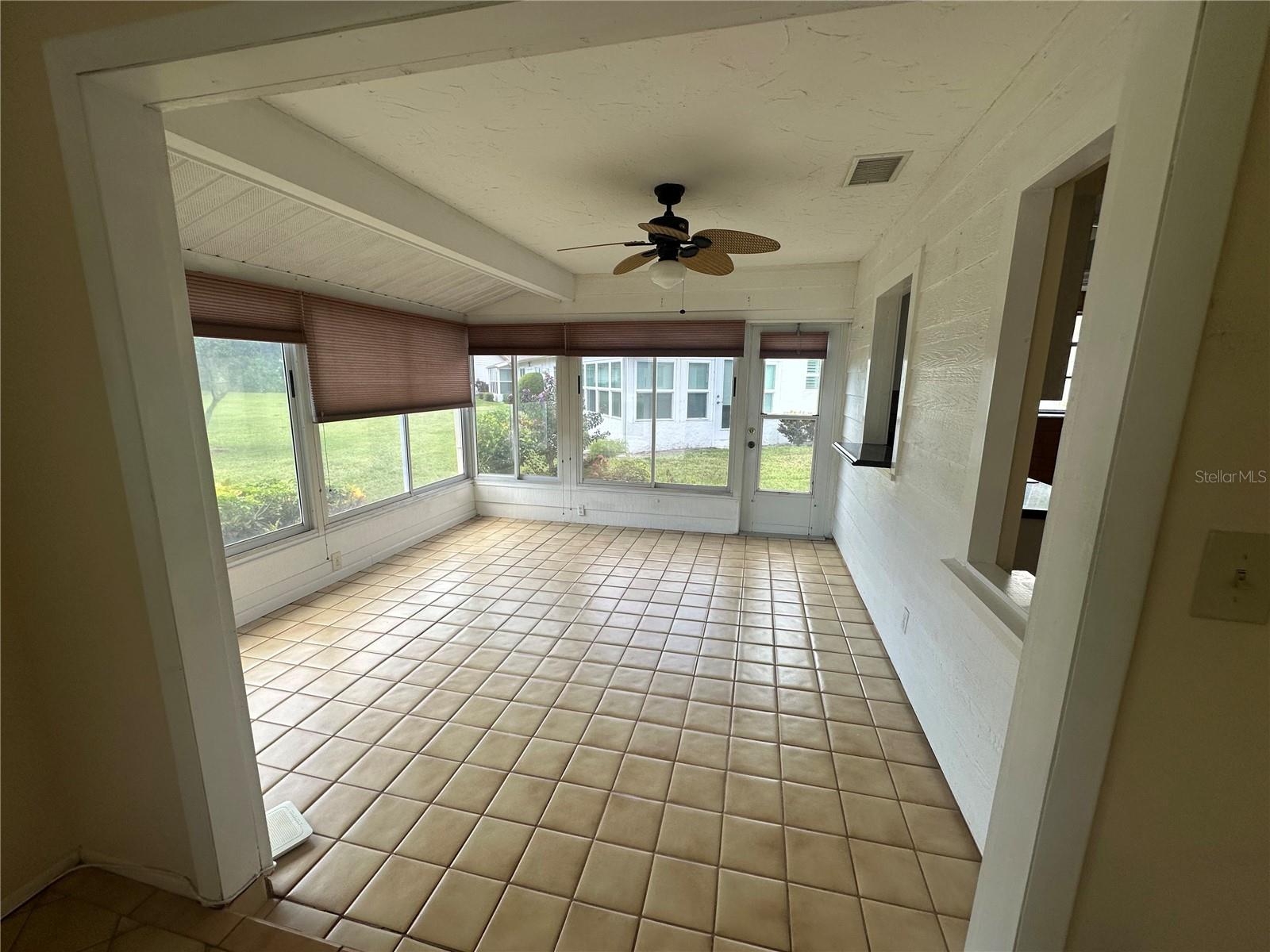 4242 Oakhurst Cir E Property Photo 5
