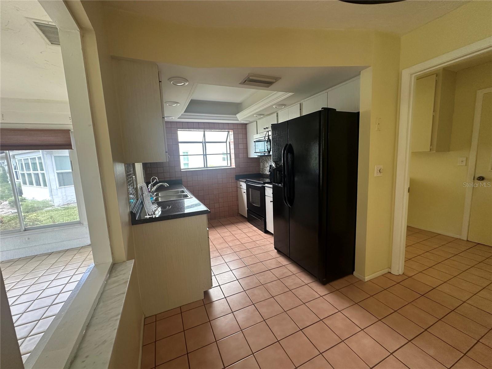 4242 Oakhurst Cir E Property Photo 6