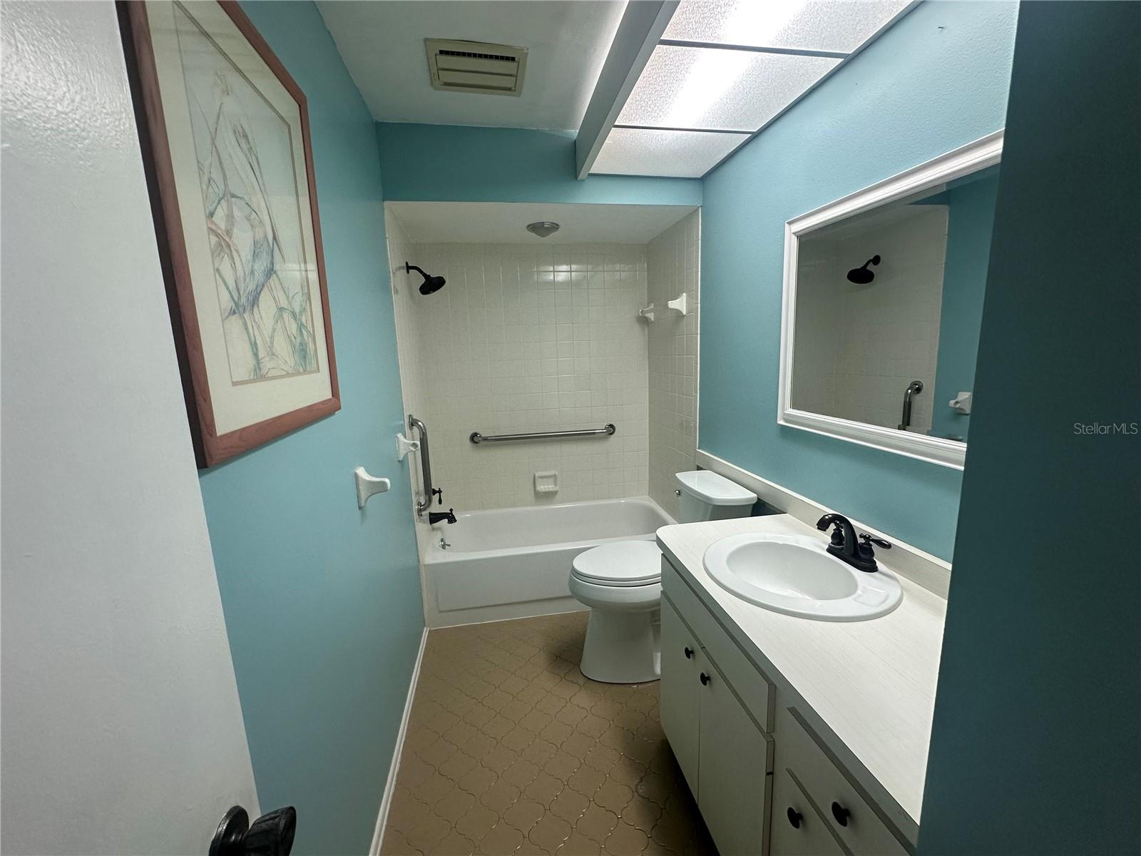 4242 Oakhurst Cir E Property Photo 7