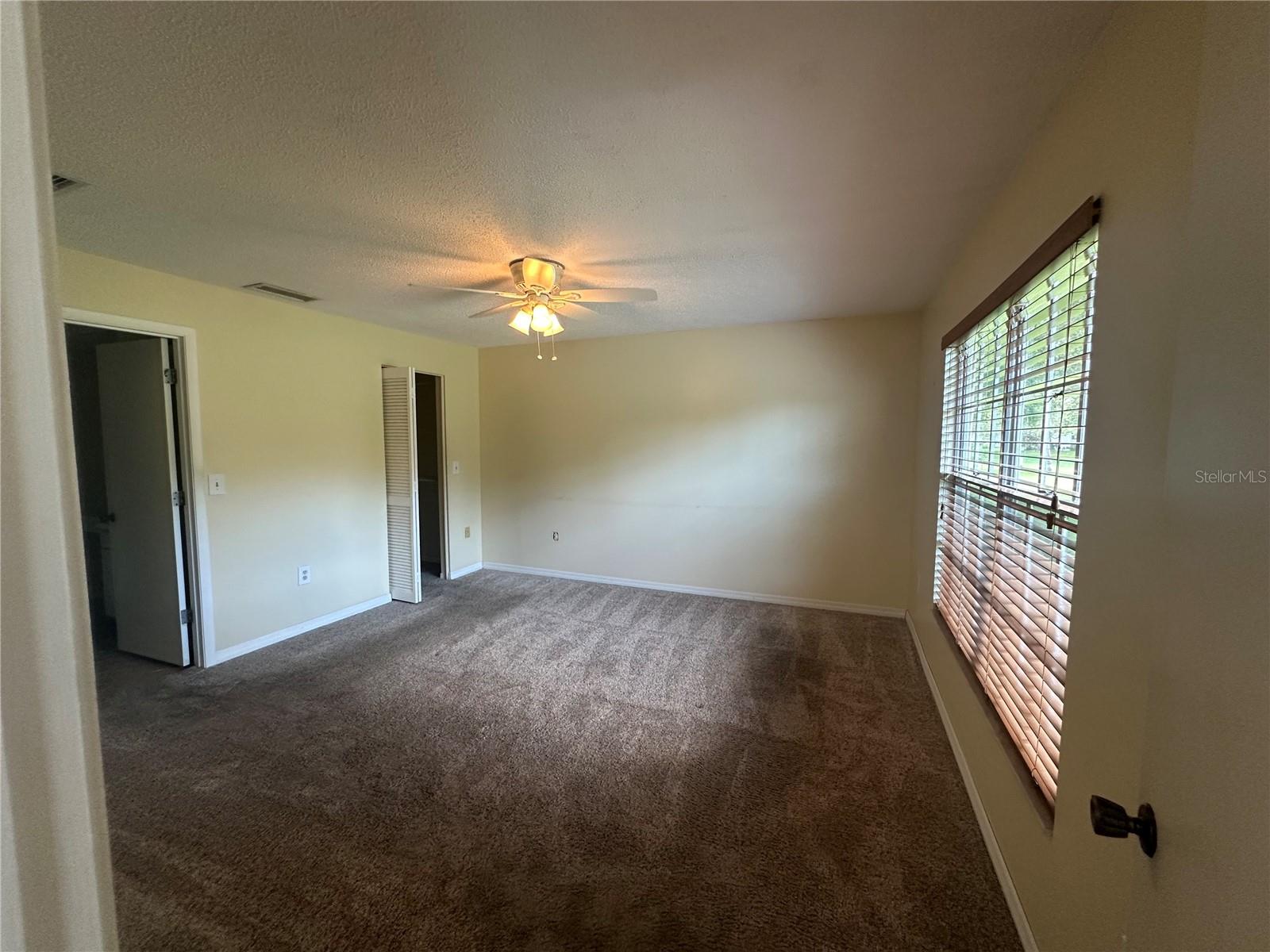 4242 Oakhurst Cir E Property Photo 8