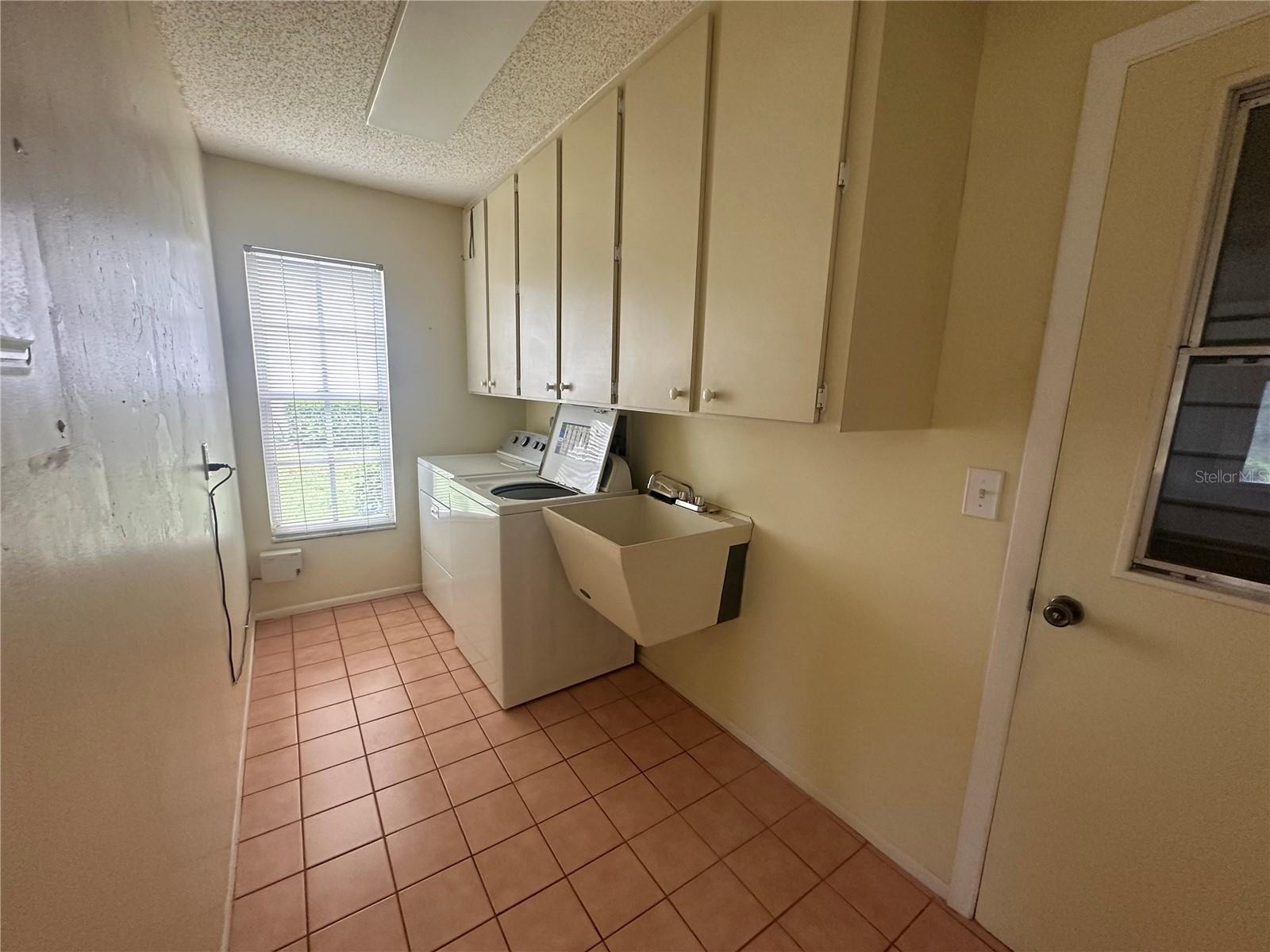4242 Oakhurst Cir E Property Photo 11